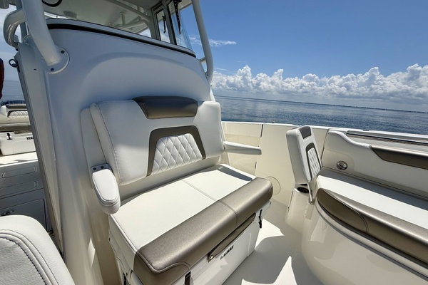 29ft World Cat Yacht For Sale