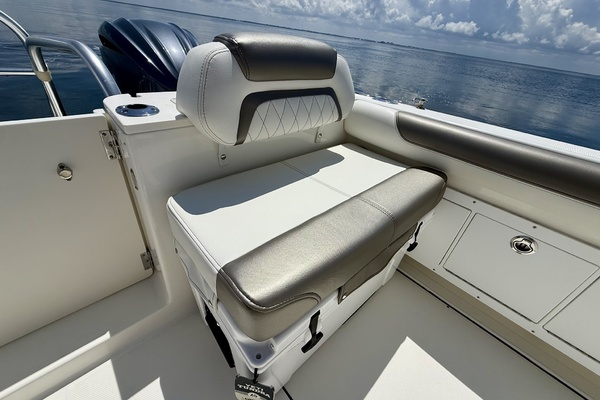 29ft World Cat Yacht For Sale