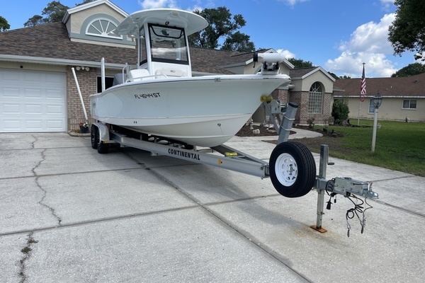 25ft Sea Hunt Yacht For Sale