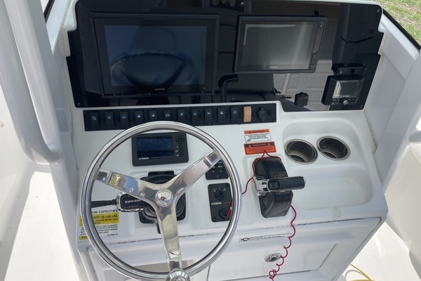 25ft Sea Hunt Yacht For Sale