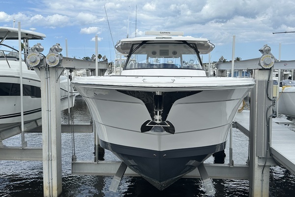 2025 Regal 38