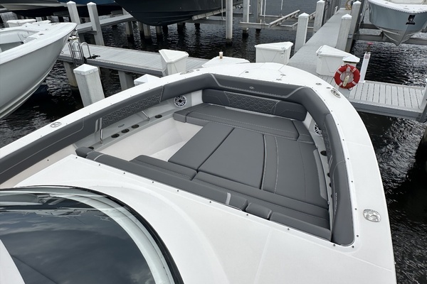 2025 Regal 38