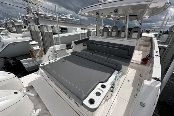 38ft Regal Yacht For Sale