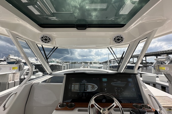38ft Regal Yacht For Sale