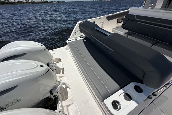 38ft Regal Yacht For Sale
