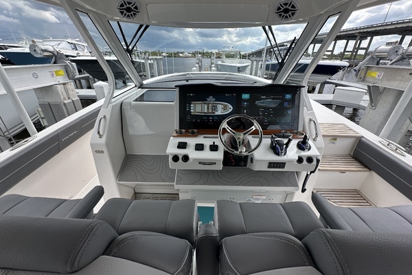 38ft Regal Yacht For Sale