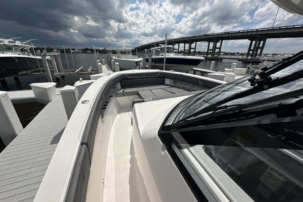 38ft Regal Yacht For Sale