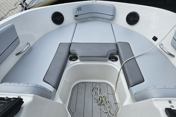 22ft Bayliner Yacht For Sale
