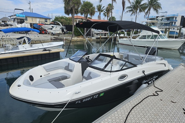 22ft Bayliner Yacht For Sale
