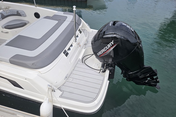 22ft Bayliner Yacht For Sale
