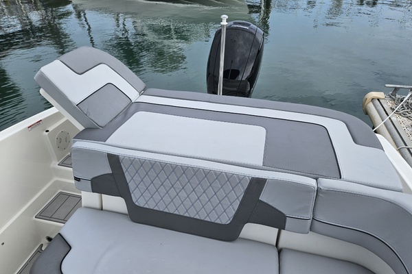 22ft Bayliner Yacht For Sale