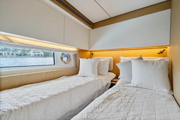 2026 Azimut 62