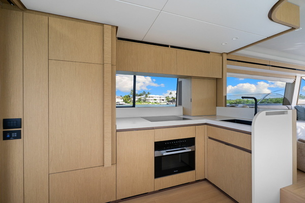 2026 Azimut 62