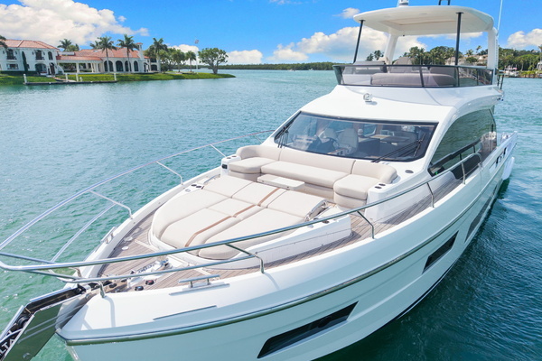 2026 Azimut 62