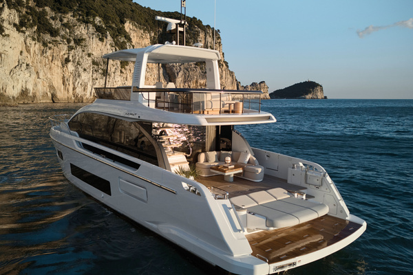 2026 Azimut 62