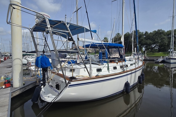 Damn Skippy 42ft Endeavour Yacht For Sale