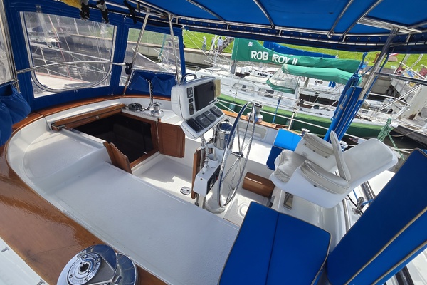 Damn Skippy 42ft Endeavour Yacht For Sale
