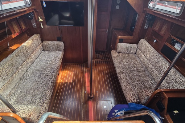 Damn Skippy 42ft Endeavour Yacht For Sale