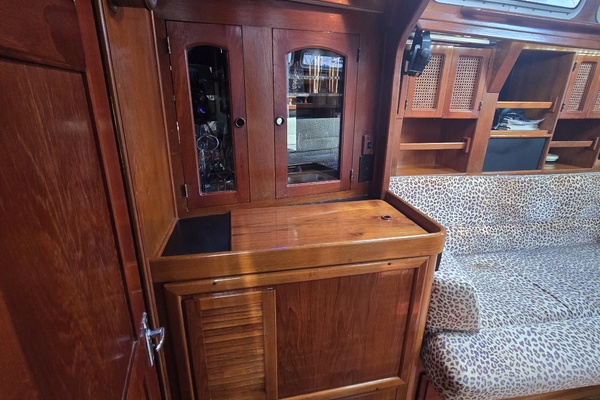 Damn Skippy 42ft Endeavour Yacht For Sale