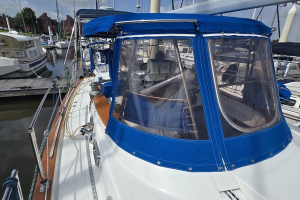 Damn Skippy 42ft Endeavour Yacht For Sale