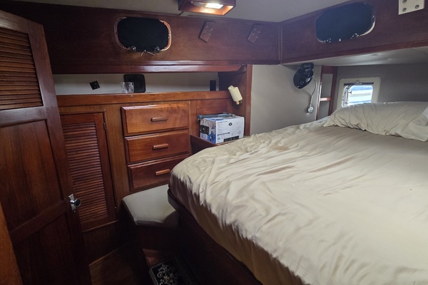 Damn Skippy 42ft Endeavour Yacht For Sale