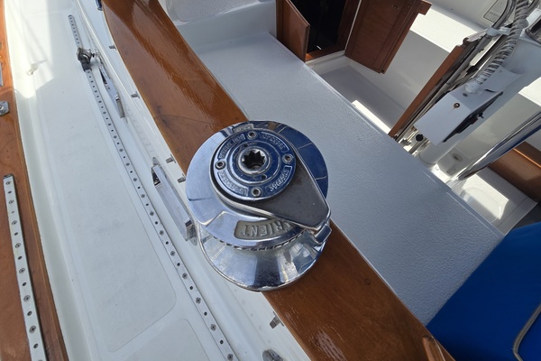Damn Skippy 42ft Endeavour Yacht For Sale
