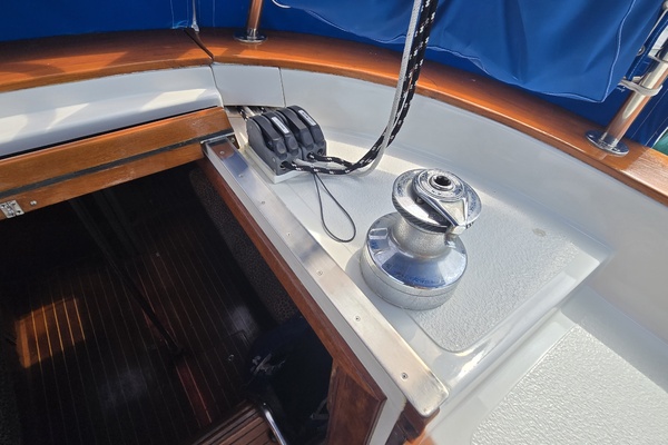 Damn Skippy 42ft Endeavour Yacht For Sale