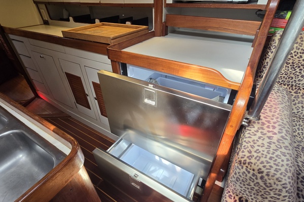 Damn Skippy 42ft Endeavour Yacht For Sale