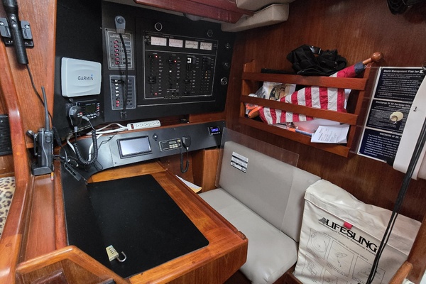 Damn Skippy 42ft Endeavour Yacht For Sale