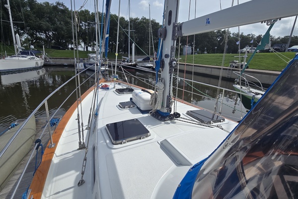 Damn Skippy 42ft Endeavour Yacht For Sale