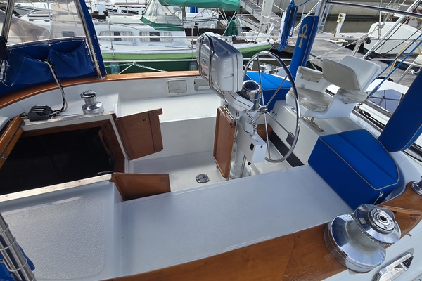 Damn Skippy 42ft Endeavour Yacht For Sale