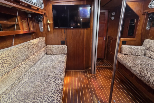Damn Skippy 42ft Endeavour Yacht For Sale