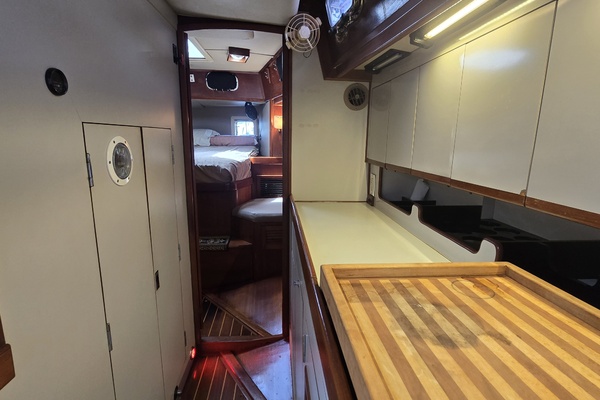 Damn Skippy 42ft Endeavour Yacht For Sale
