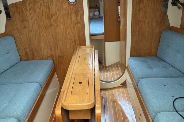 30ft J Boats Yacht For Sale