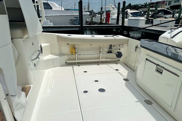 40ft Boston Whaler Yacht For Sale