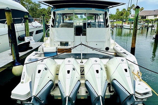 2023 Boston Whaler 40