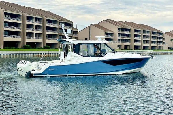 40-ft-Boston Whaler-2023-405 Conquest- St. Pete Beach Florida United States  yacht for sale