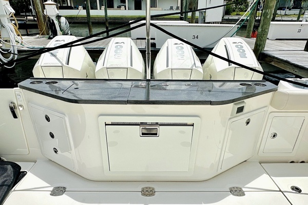 2023 Boston Whaler 40