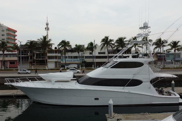 77ft Hatteras Yacht For Sale