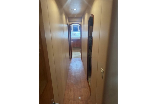 77ft Hatteras Yacht For Sale