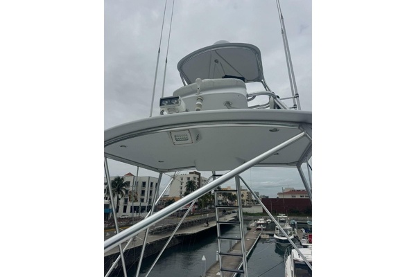 77ft Hatteras Yacht For Sale