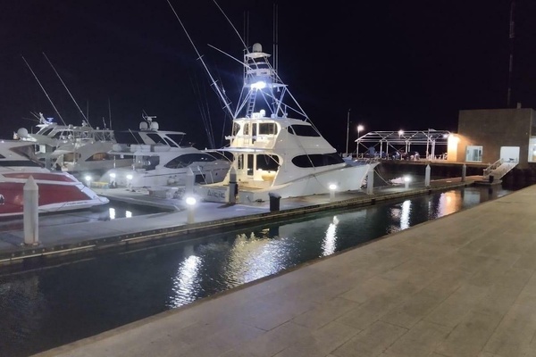 77ft Hatteras Yacht For Sale