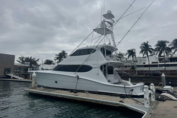 Photo of the 2007 Hatteras 