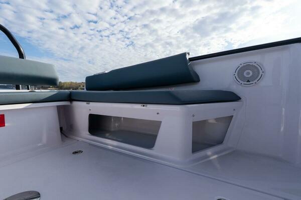 160k  190k Axopar 25 Stock X 25ft Axopar Yacht For Sale