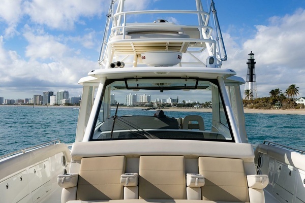 2017 Boston Whaler 42