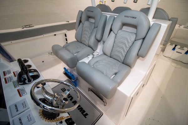34ft Twin Vee Yacht For Sale