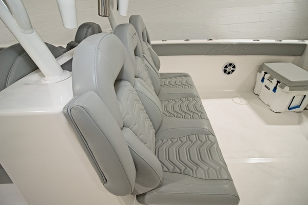 2023 Twin Vee 34