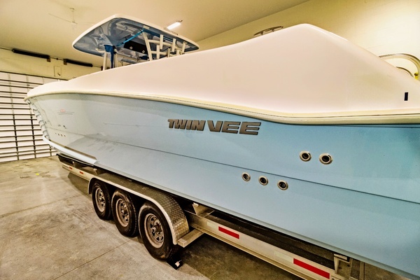 34ft Twin Vee Yacht For Sale