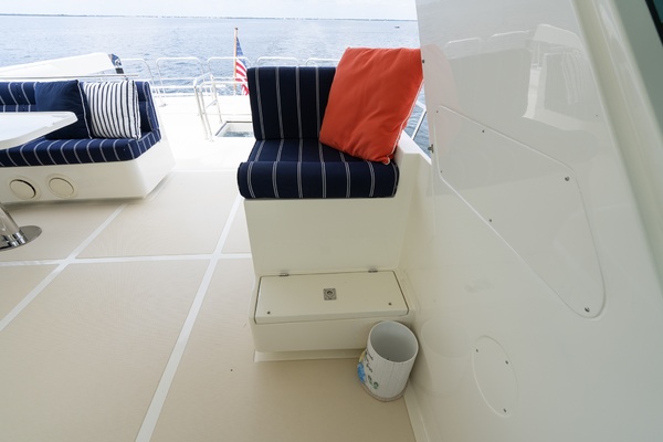 Port Settee Facing Aft