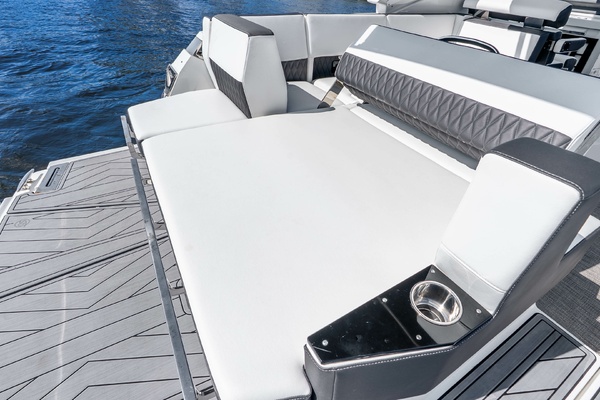 37ft Monterey Yacht For Sale
